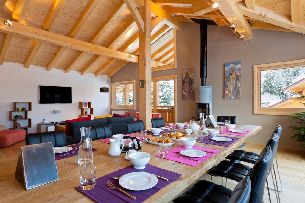 Chalet Isabelle Mountain Lodge 5 Star 5 Bedroom En Suite Sauna Jacuzzi Chamonix Room photo
